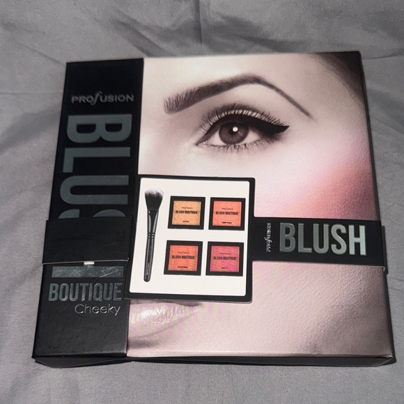 Profusion Cosmetics Other - Profusion Cosmetics Pink and Orange Blush Palette